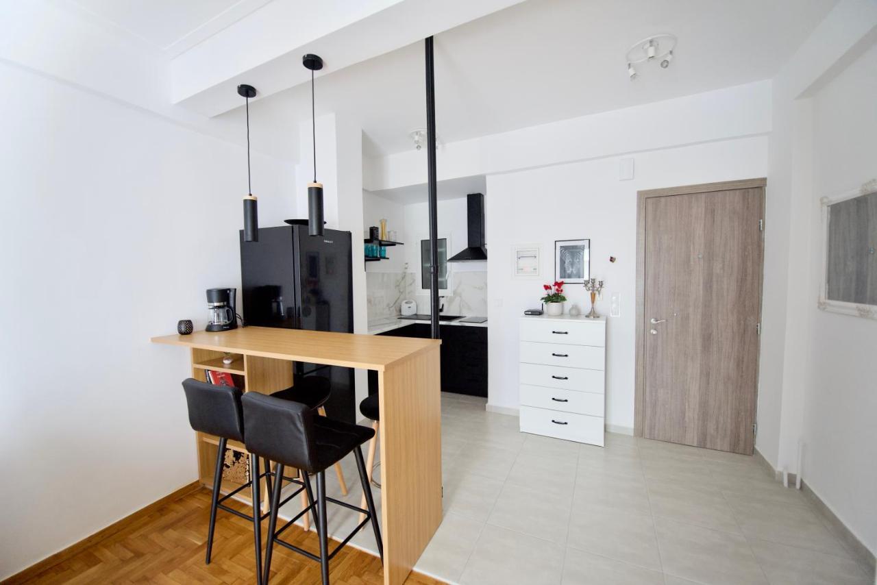 Modern & Quiet Apartment / Athens Center Екстер'єр фото